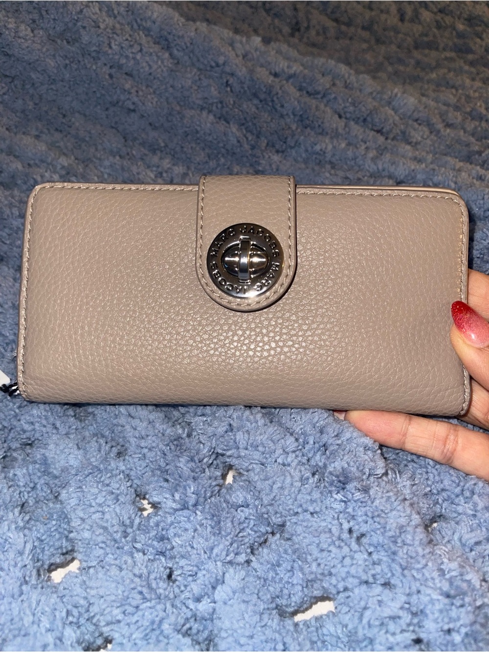 NWT Marc Jacobs Cream Pebbled Leather Snap Wallet with Turnlock